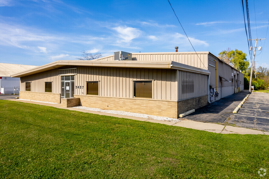 2427 E Judd Rd, Burton, MI à vendre - Photo du bâtiment - Image 1 de 1