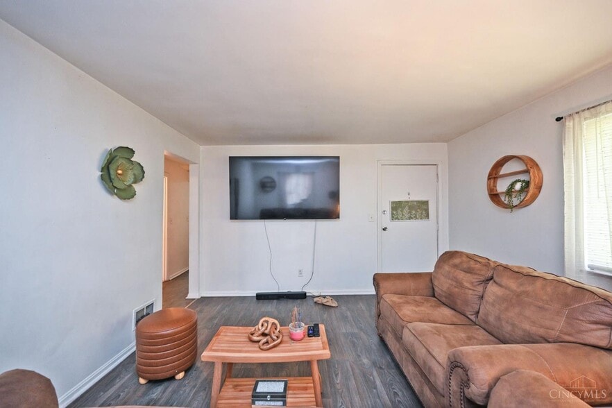 3143 Saffer St, Cincinnati, OH à vendre - Photo intérieure - Image 3 de 15