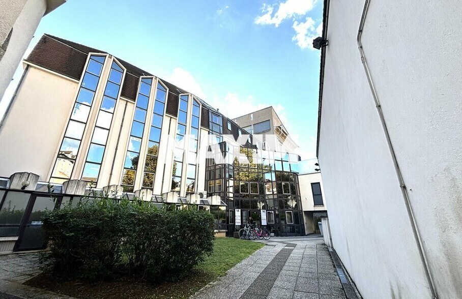 14 Rue Du Chapeau Rouge, Dijon for lease - Building Photo - Image 1 of 16