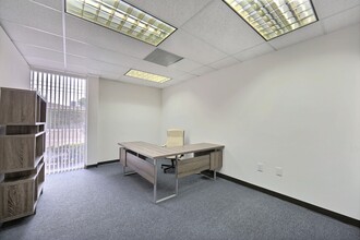 415 Huntington Dr, San Marino, CA for lease Interior Photo- Image 1 of 5