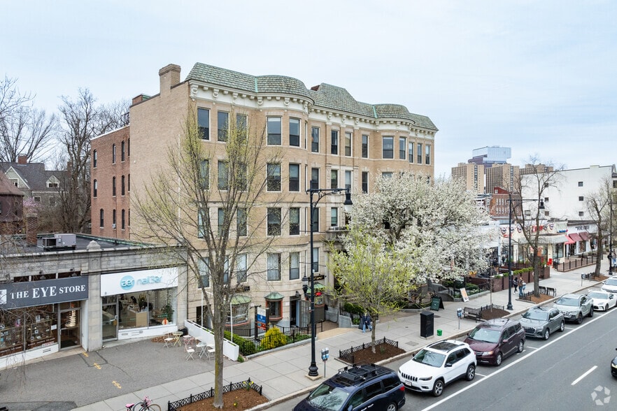 1038 Beacon St, Brookline, MA for lease - Primary Photo - Image 1 of 6