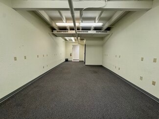 Plus de détails pour 4949 E. Kings Canyon Blvd, Fresno, CA - Coworking à louer