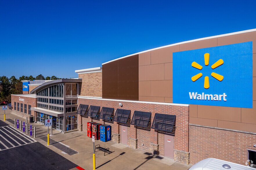 2210 Holly Springs Pky, Canton, GA à louer - Photo du bâtiment - Image 2 de 6