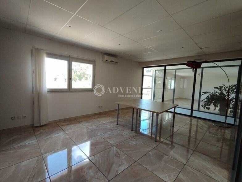 18 Rue Yves Montand, Montpellier for lease - Interior Photo - Image 1 of 3