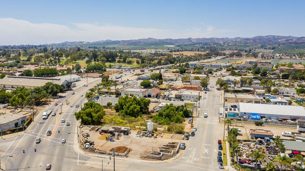 1385 Los Angeles Ave, Ventura, CA à vendre - Photo du bâtiment - Image 3 de 18