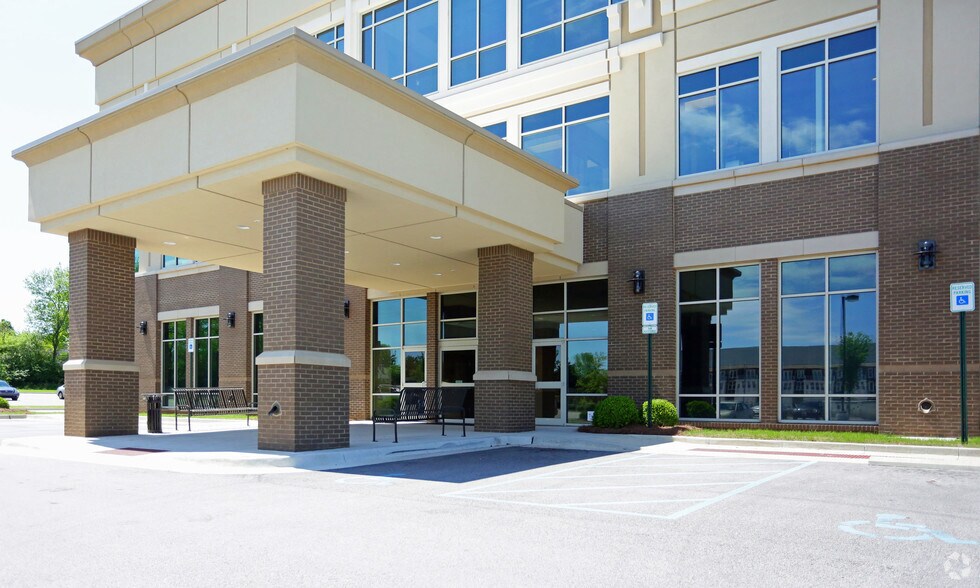 8337 Us-72 Hwy, Madison, AL à louer - Photo du bâtiment - Image 2 de 20