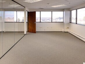 9350 E Arapahoe Rd, Greenwood Village, CO à louer Photo intérieure- Image 1 de 7