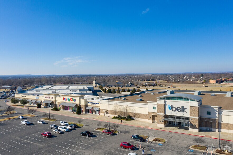 9110 N 121st Ave E, Owasso, OK à louer - Photo du bâtiment - Image 1 de 26