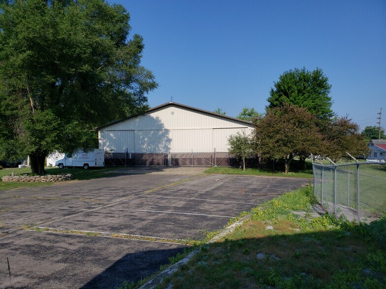 410 Hope Ave, Columbus, IN à louer - Photo du bâtiment - Image 2 de 14