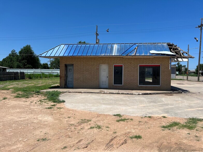 900 S Hobart St, Pampa, TX à vendre - Photo du bâtiment - Image 2 de 2