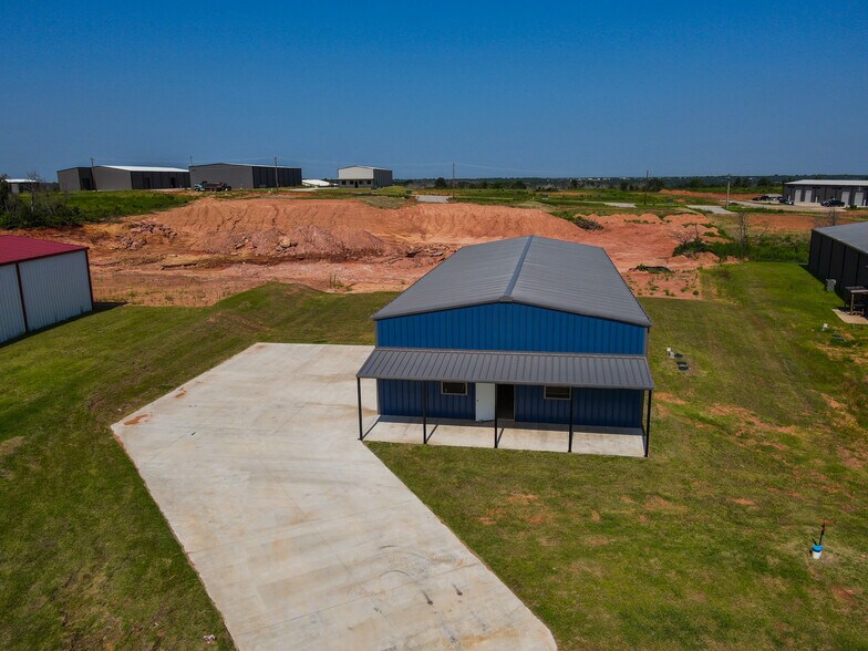 11515 Maui Ln, Edmond, OK à vendre - Photo du bâtiment - Image 2 de 13