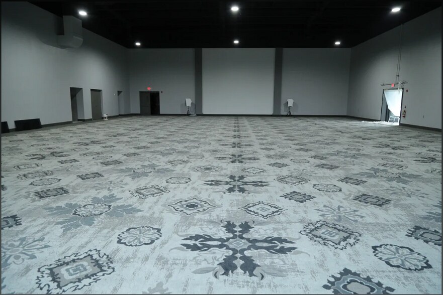 995 Youngstown Warren Rd, Niles, OH à louer - Photo intérieure - Image 2 de 27