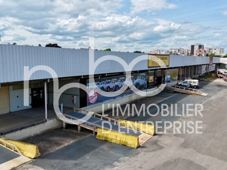 Industriel dans Villefranche-sur-Saône à vendre - Photo du bâtiment - Image 2 de 5