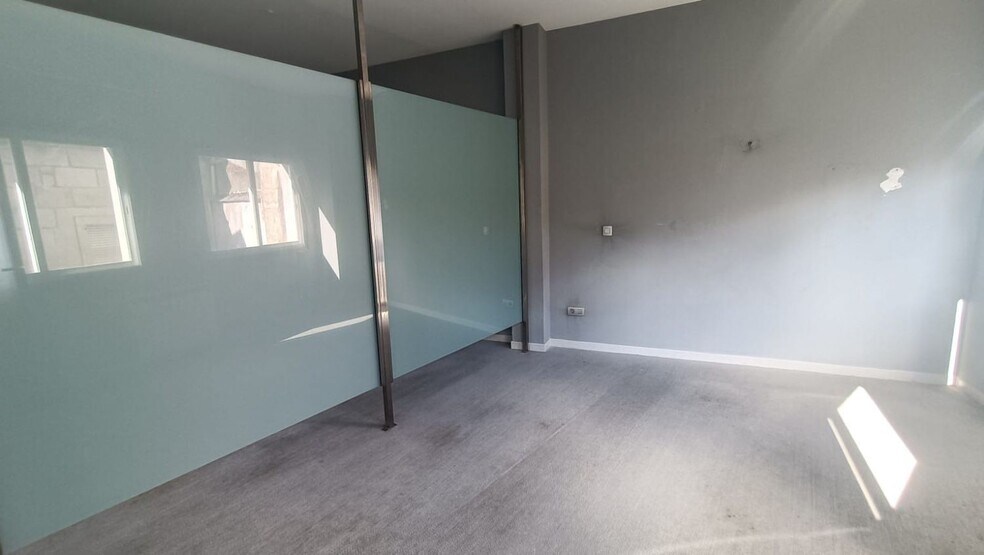 Office in Pontevedra for sale - Interior Photo - Image 1 of 14