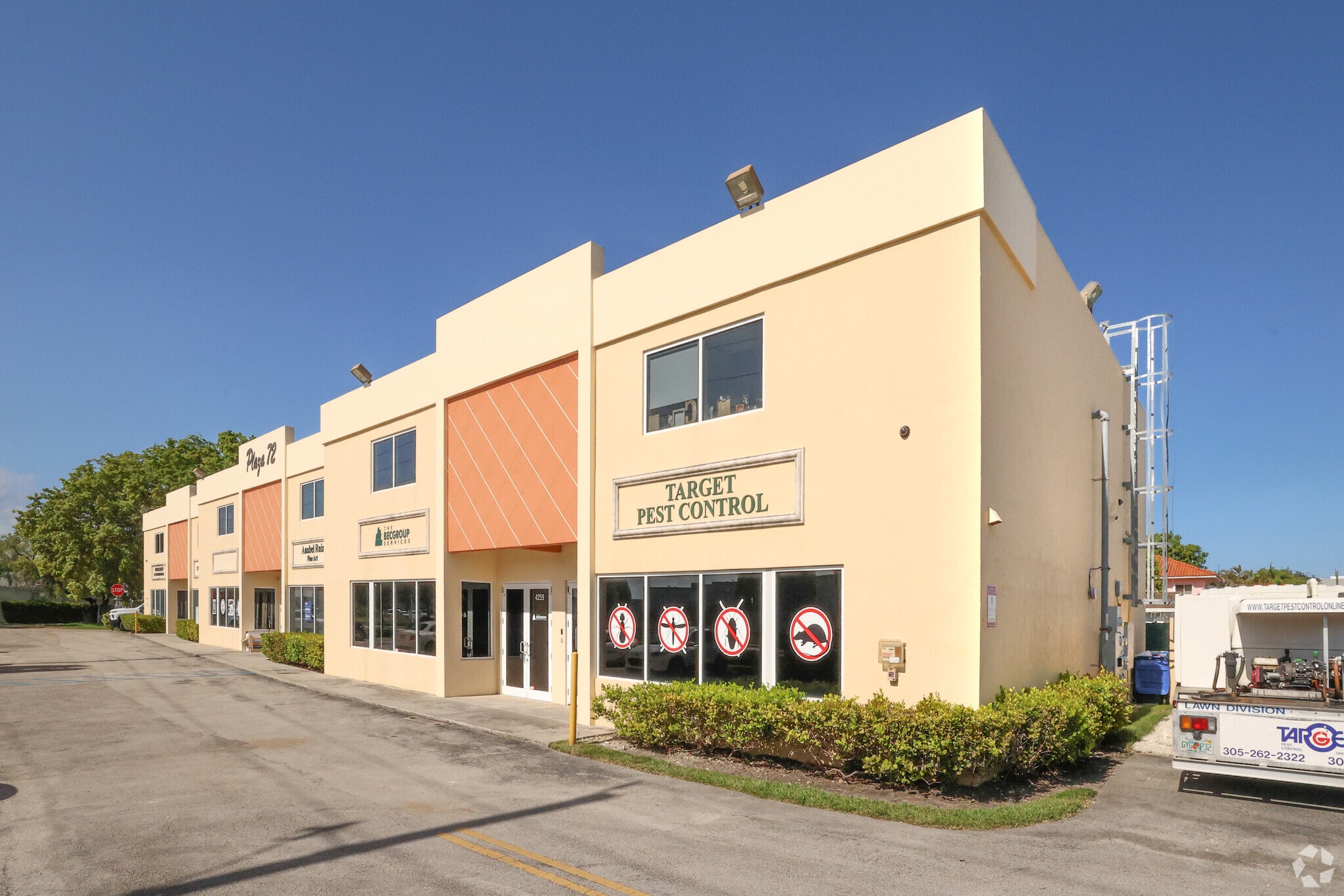 4201-4261 SW 72nd Ave, Miami, FL à louer Photo du bâtiment- Image 1 de 21