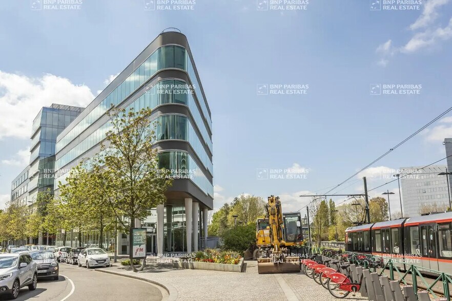 2 Avenue De Kaarst, La Madeleine à louer - Photo du bâtiment - Image 2 de 11