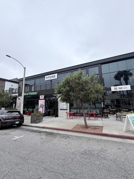 3032 Wilshire Blvd, Santa Monica, CA à louer - Photo du bâtiment - Image 1 de 17