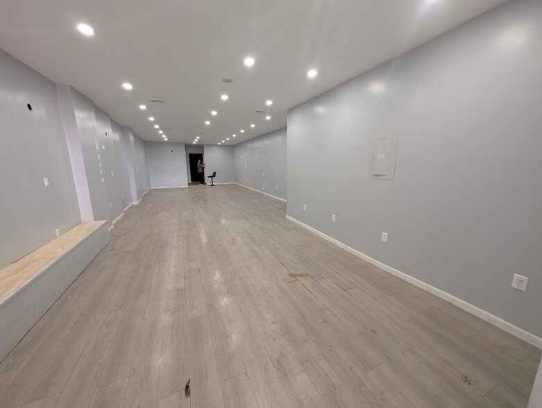 1861 86th St, Brooklyn, NY for lease - Interior Photo - Image 3 of 4