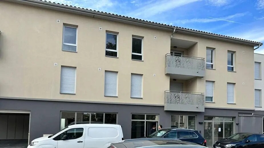 31 Avenue Charles De Gaulle, Saint-Bonnet-de-Mure à louer - Photo du bâtiment - Image 1 de 5