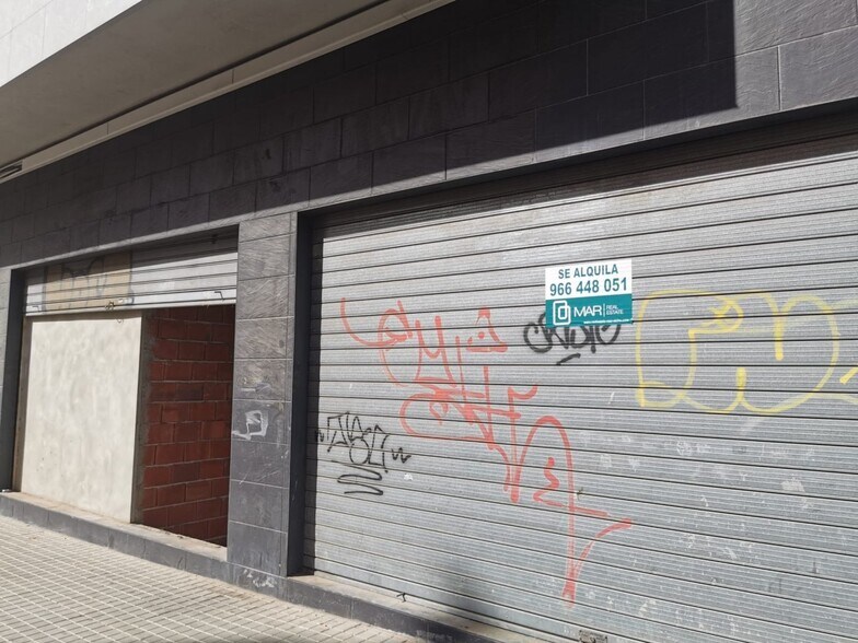 Commerce de détail dans Elche, Alicante à louer - Photo du bâtiment - Image 1 de 13