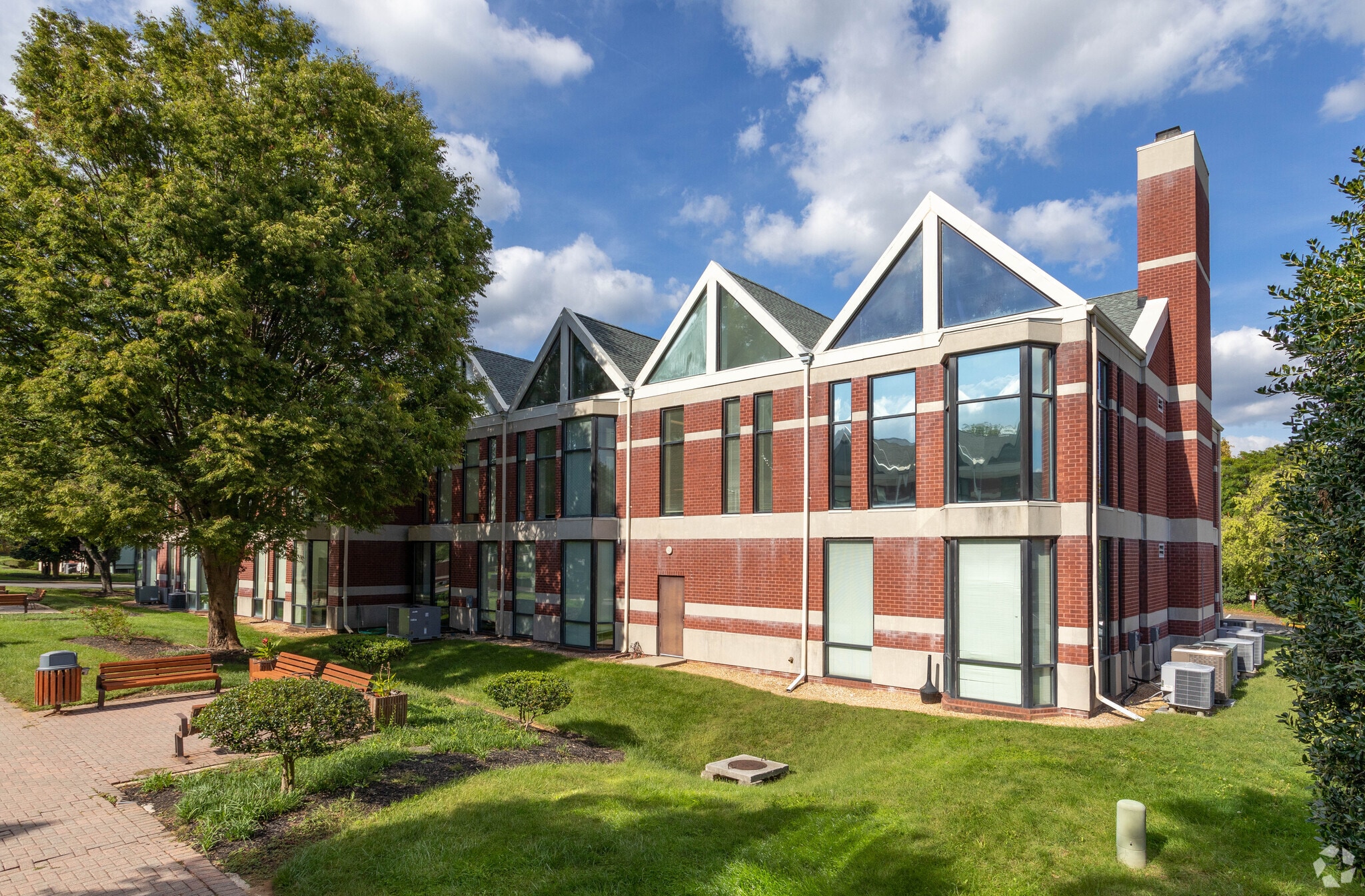 2 Reservoir Cir, Pikesville, MD for lease Building Photo- Image 1 of 5