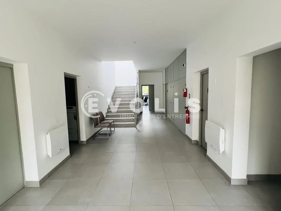 6 Allée Hendrik Lorentz, Champs-sur-Marne for lease Lobby- Image 1 of 7