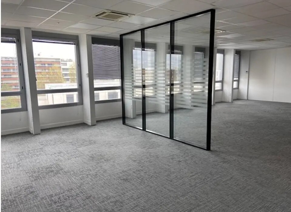 Bureau dans Boulogne-Billancourt à louer Photo du bâtiment- Image 1 de 10