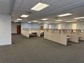 3206-3212 Parkside Center Cir, Tampa, FL for lease Building Photo- Image 2 of 17
