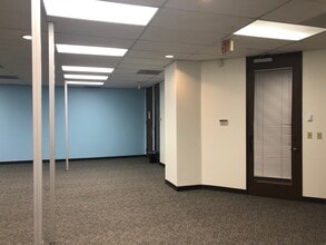 10701 Corporate Dr, Stafford, TX for lease Interior Photo- Image 2 of 16