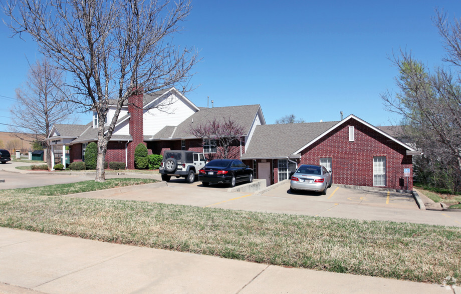 201-203 E 10th St Plz, Edmond, OK à vendre - Photo du b timent - Image 2 de 10