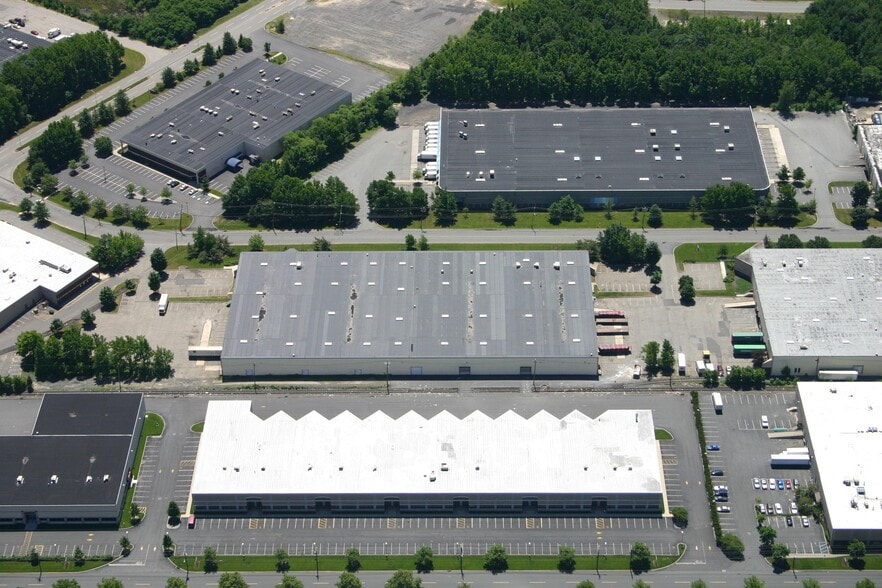 70 Newfield Ave, Edison, NJ for lease - Building Photo - Image 2 of 7