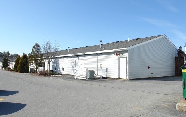 Plus de détails pour 100 Saratoga Village Blvd, Malta, NY - Bureau à louer