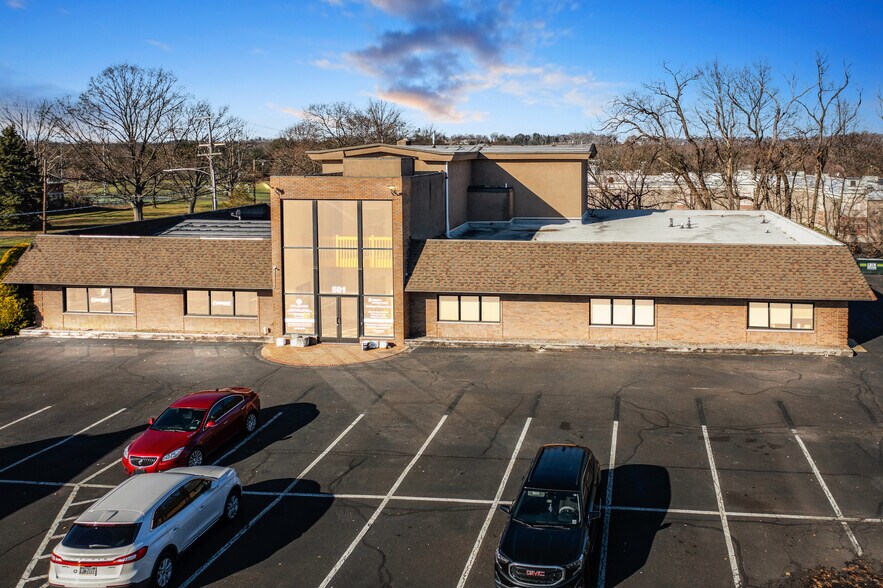 501 Street Rd, Southampton, PA à vendre - Photo du bâtiment - Image 3 de 8