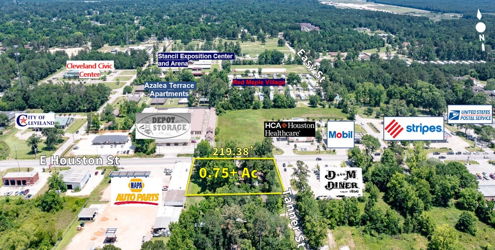 102 Tanner Ave, Cleveland, TX à vendre - Photo du bâtiment - Image 2 de 9