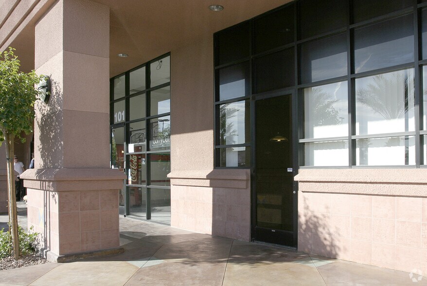5045 W Tropicana Ave, Las Vegas, NV à vendre - Photo du bâtiment - Image 2 de 4
