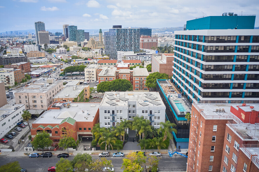 667 S Carondelet, Los Angeles, CA à vendre - Photo du bâtiment - Image 3 de 4