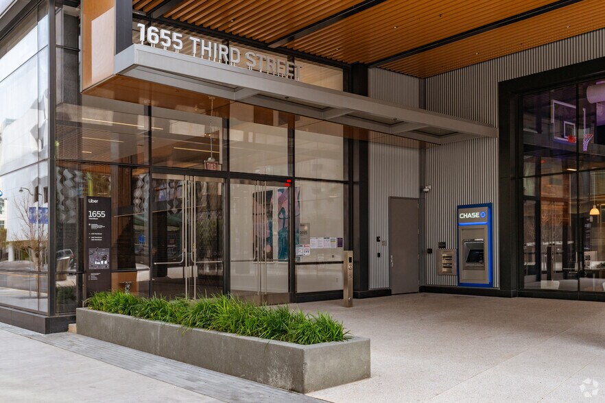 1655 3rd St, San Francisco, CA à louer - Photo du bâtiment - Image 3 de 6