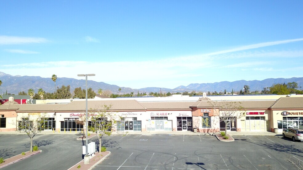 17250-17284 Foothill Blvd, Fontana, CA à louer - Photo du bâtiment - Image 2 de 13