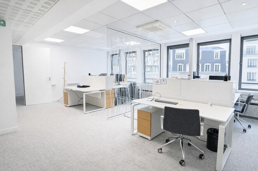 Bureau dans Paris à louer - Photo du bâtiment - Image 1 de 9