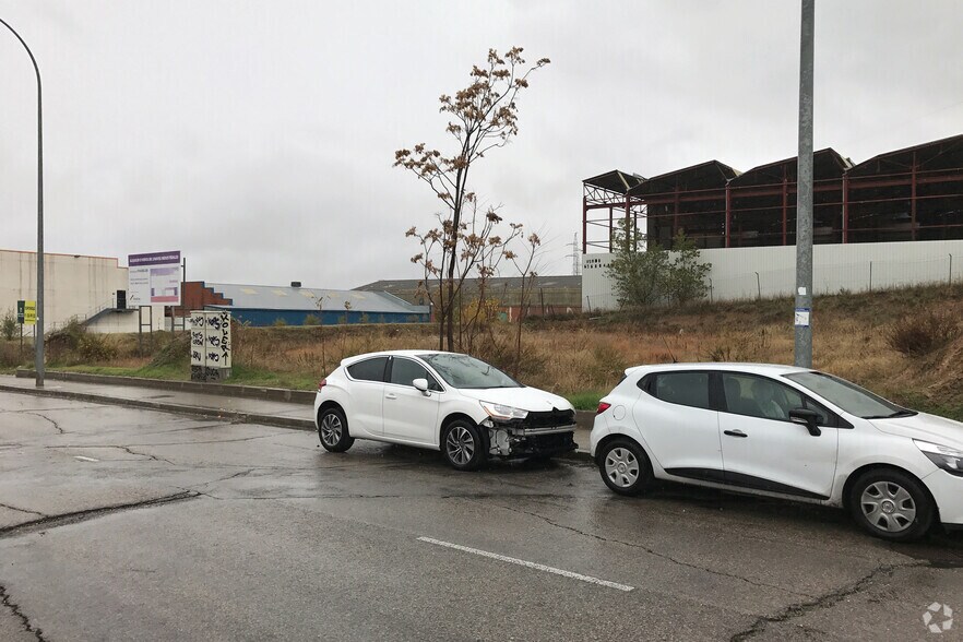 Calle del Puerto Guadarrama, 5, Móstoles, Madrid à vendre - Photo du bâtiment - Image 3 de 5