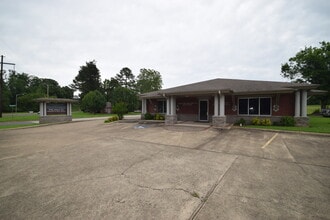 3001 Twin Rivers Dr, Arkadelphia, AR for lease Building Photo- Image 2 of 18