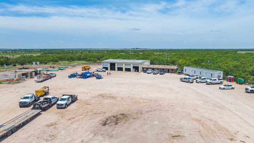 2458 E Overland Trl, Abilene, TX à vendre - Photo du bâtiment - Image 3 de 14