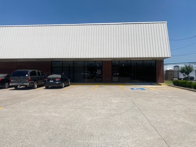 42-46 N 11th St, Beaumont, TX for lease - Building Photo - Image 2 of 9