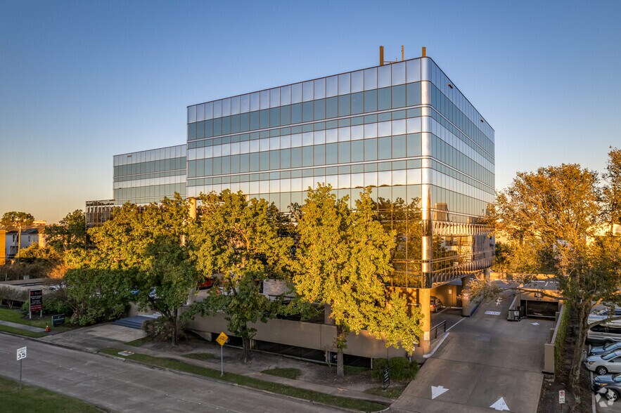 550 Westcott St, Houston, TX à louer - Photo du bâtiment - Image 2 de 14