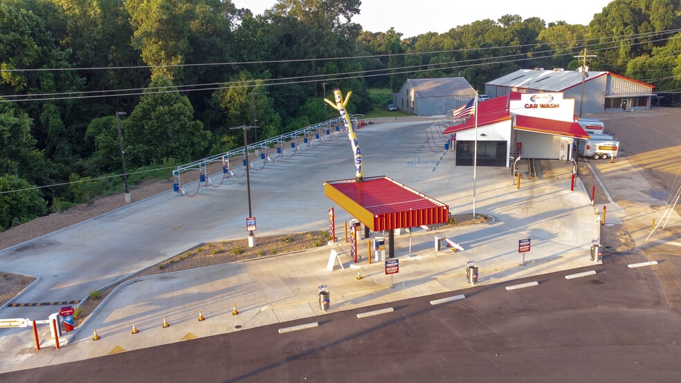 Patriot Express Car Wash Portfolio portfolio of 2 properties for sale on LoopNet.ca - Building Photo - Image 2 of 16