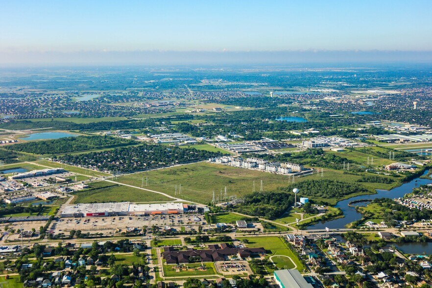 FM 518 & Hwy 146, Kemah, TX à vendre - Photo du bâtiment - Image 2 de 4