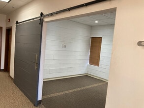 6102-6112 Olson Memorial Hwy, Golden Valley, MN for lease Interior Photo- Image 1 of 13