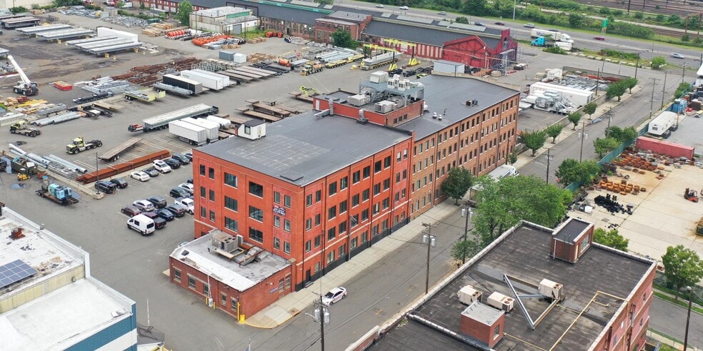 401 Supor Blvd, Harrison, NJ for lease - Building Photo - Image 3 of 5