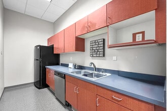 1003 8th St SW, Altoona, IA for lease Interior Photo- Image 2 of 4