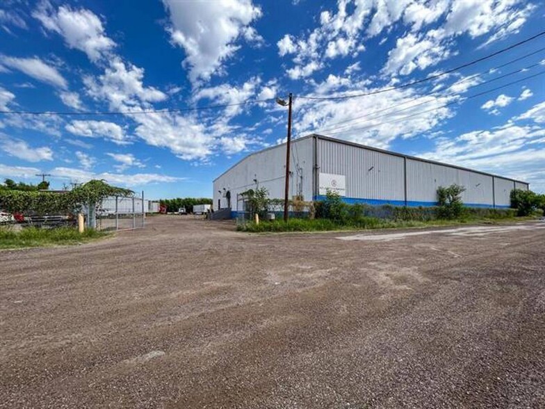 2919 Santa Rita Ave, Laredo, TX for sale - Building Photo - Image 3 of 15